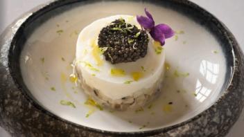 Caviar et huîtres Ostra Regal et Tour Saint-Fort 2016